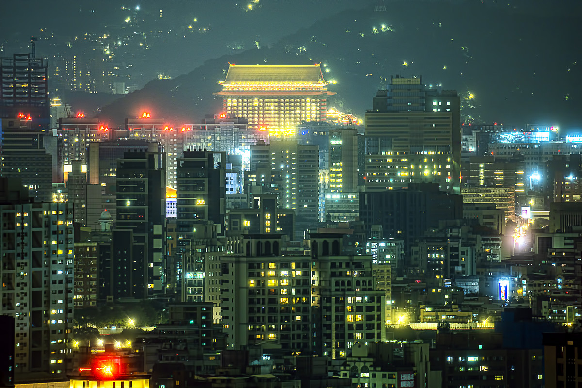 cyberpunk city