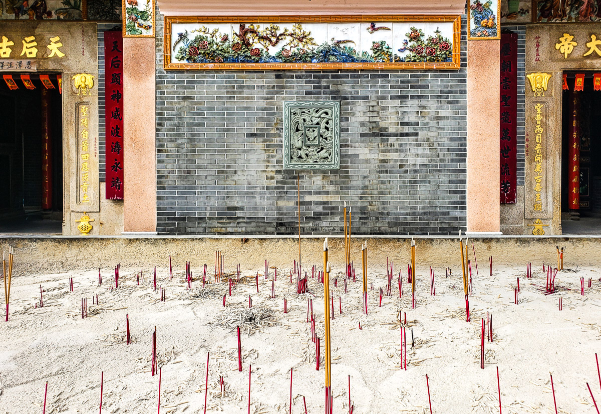 morning wishes (tin hau temple)