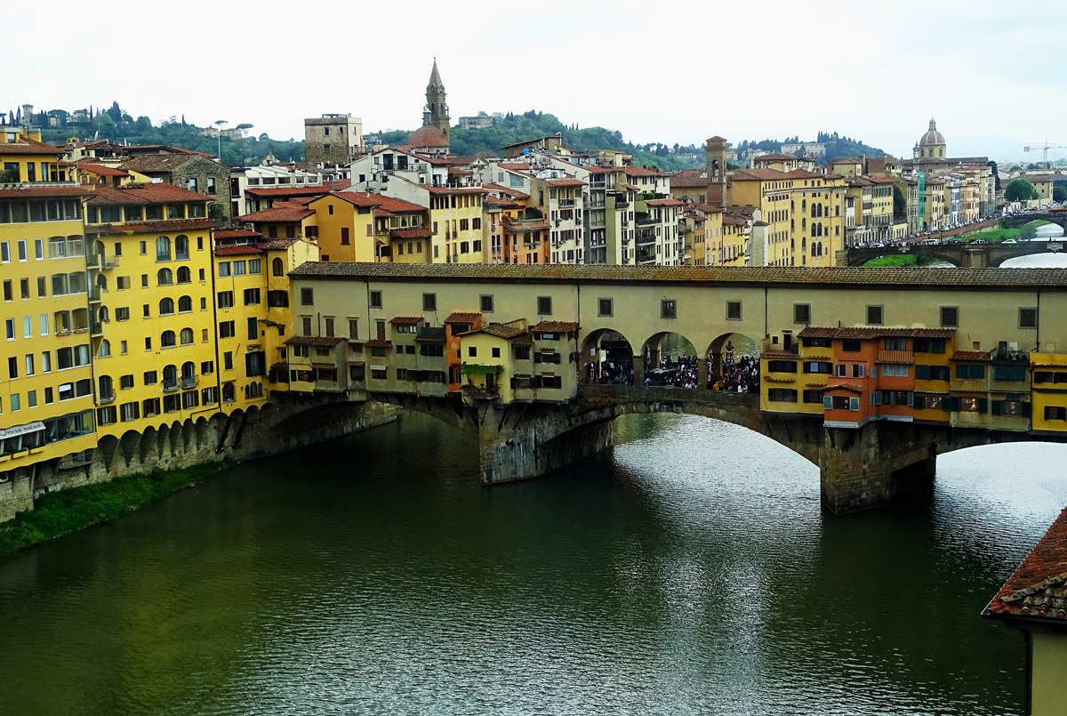 The famous bridge Ponte Vecchio