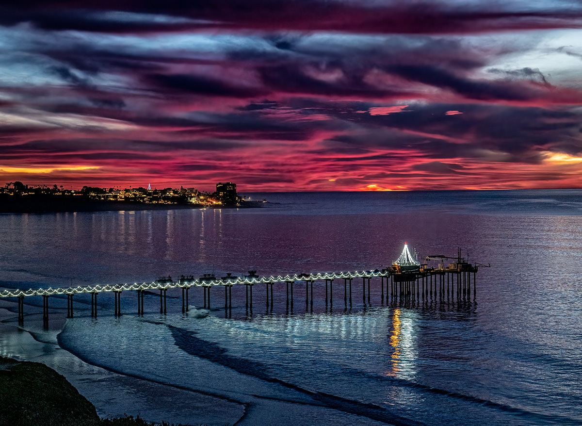 Cheer on a Pier