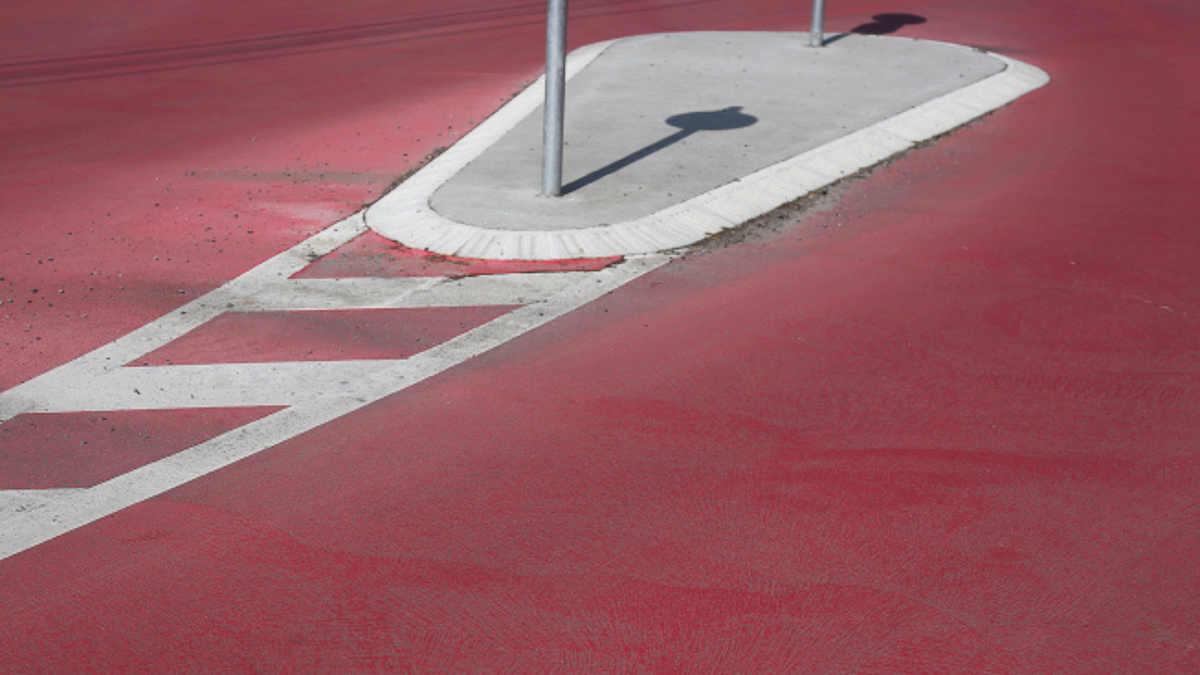 Lost in a red crossroad