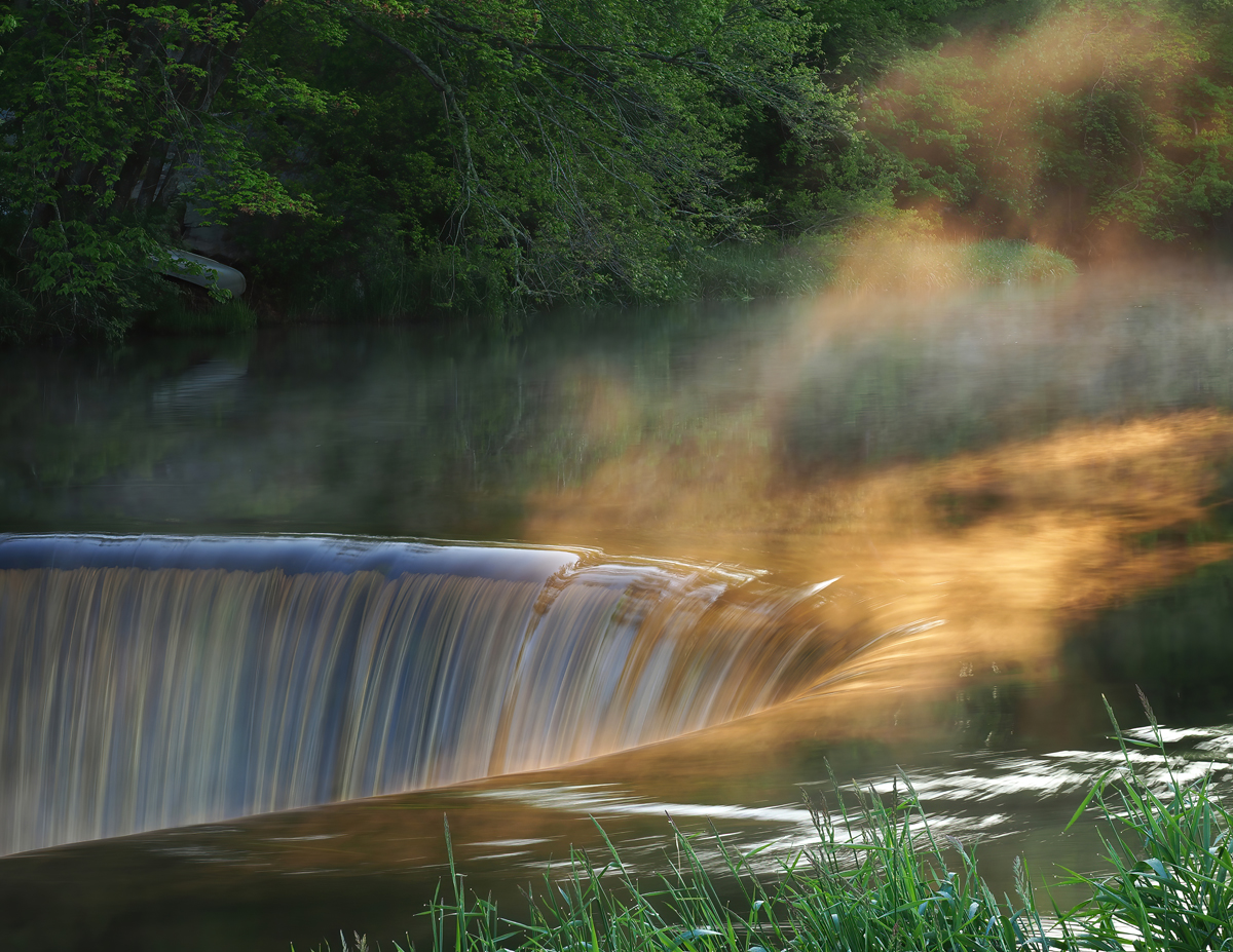 Early morning at Horseshoe Falls