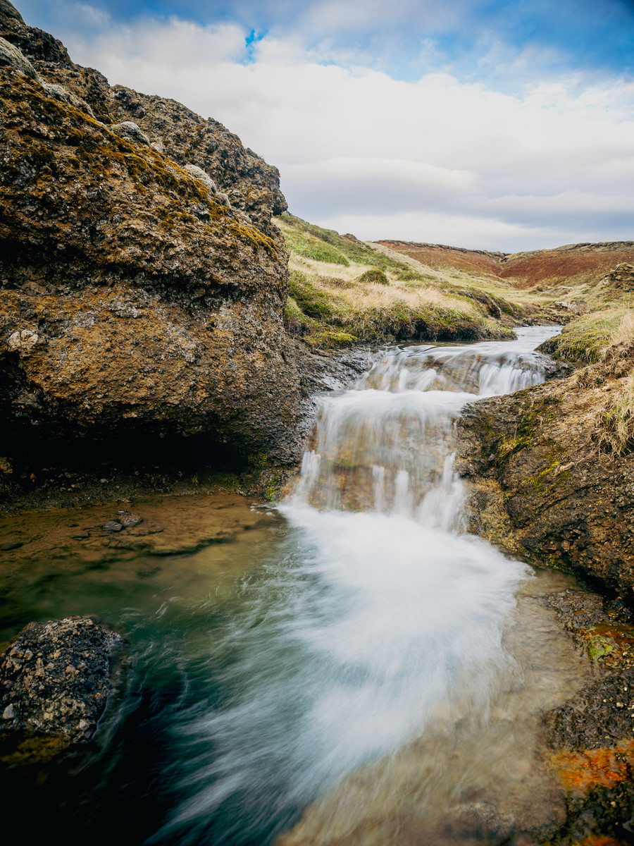 Flowing stillness