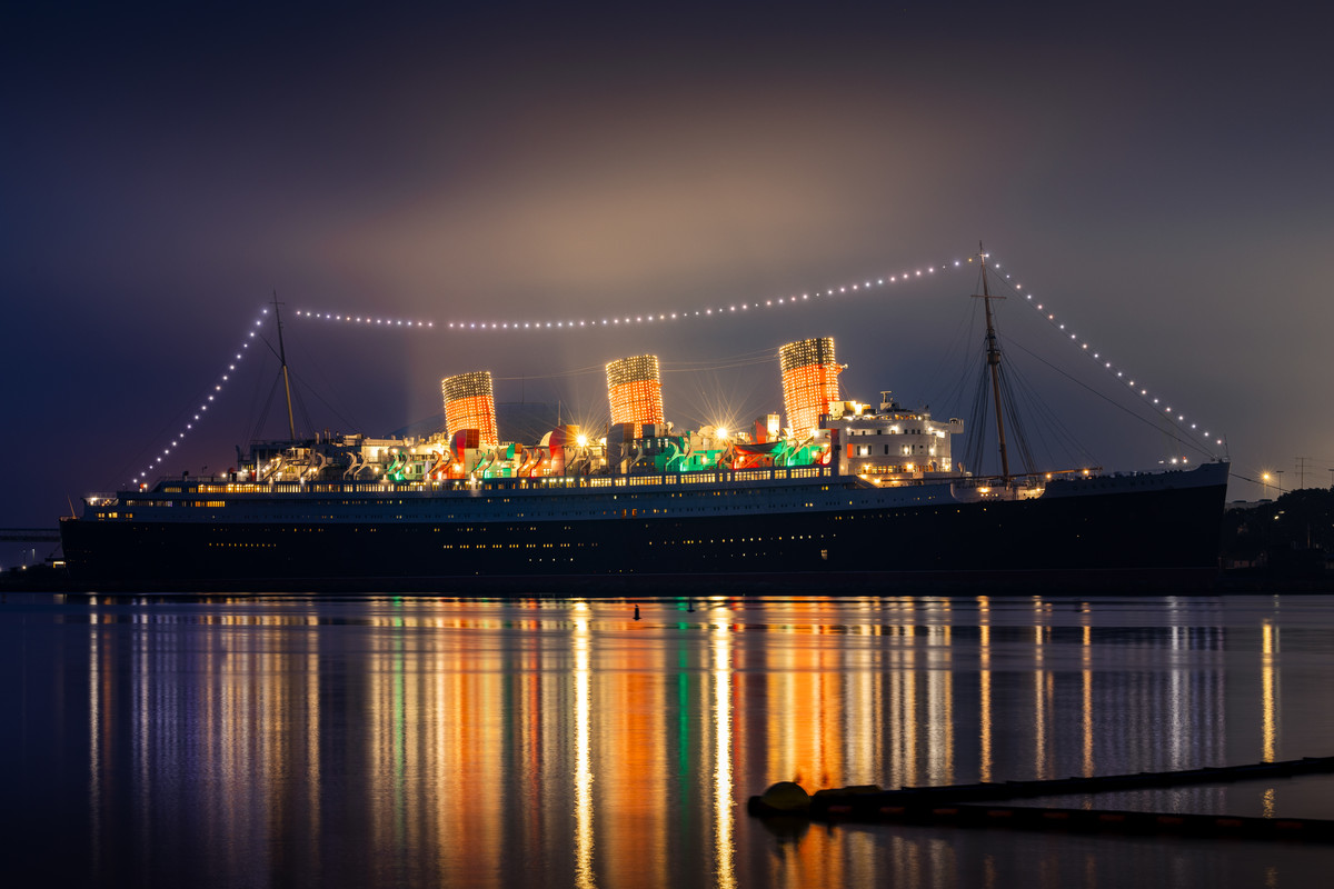 The Queen Mary by ryant35 - DPChallenge