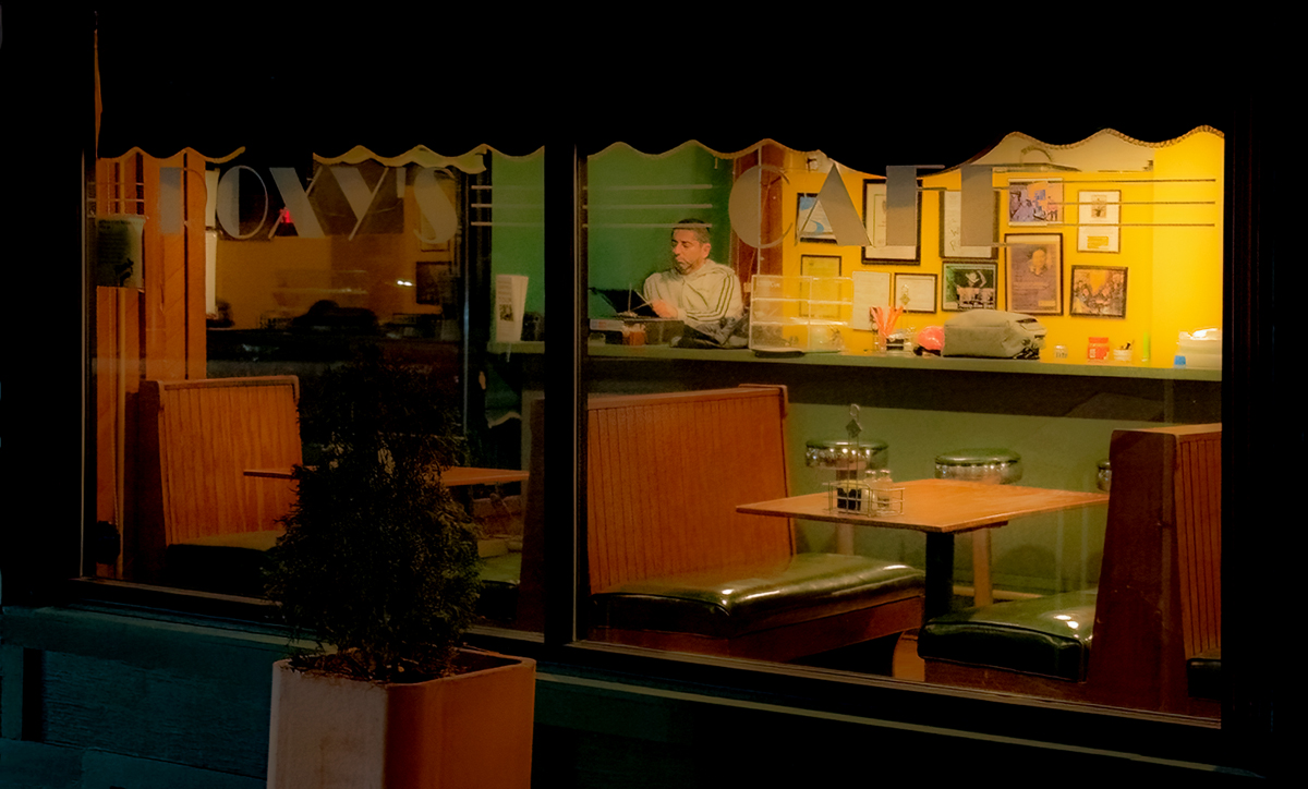 Roxy's Café....