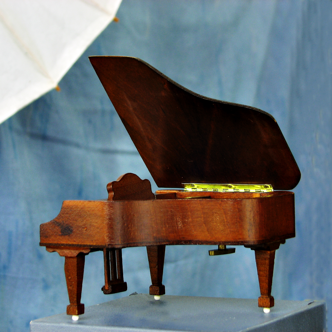 Baby Grand by GeneralE - DPChallenge