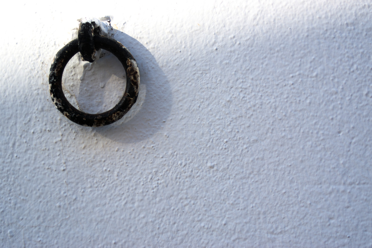 A solo hoop  on a wall
