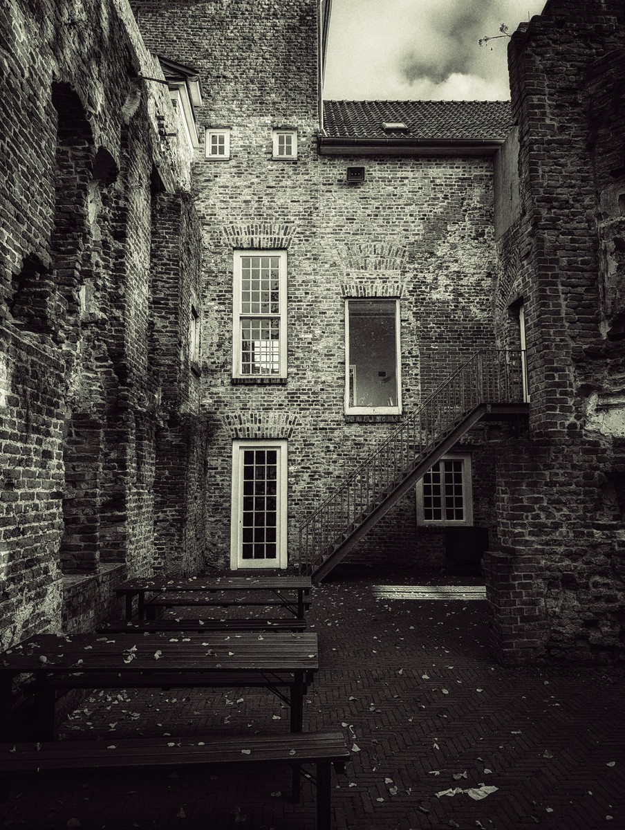 Derelict mansion 