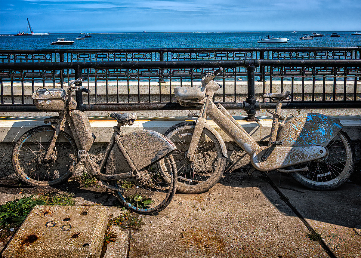 Electric bikes fished out after a couple months at the bottom of the lake
