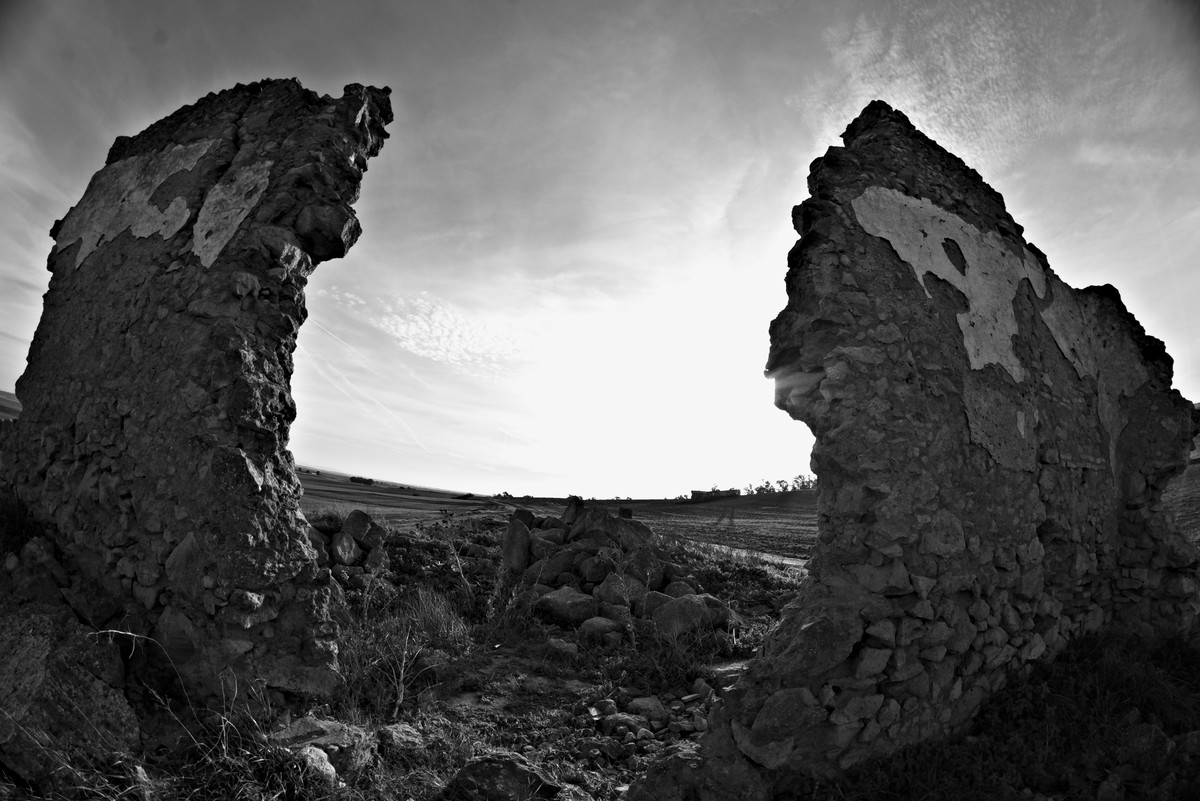 A house in ruins in the countryside