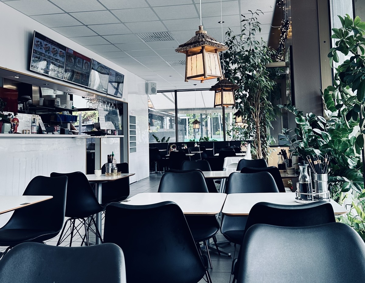 An empty restaurant