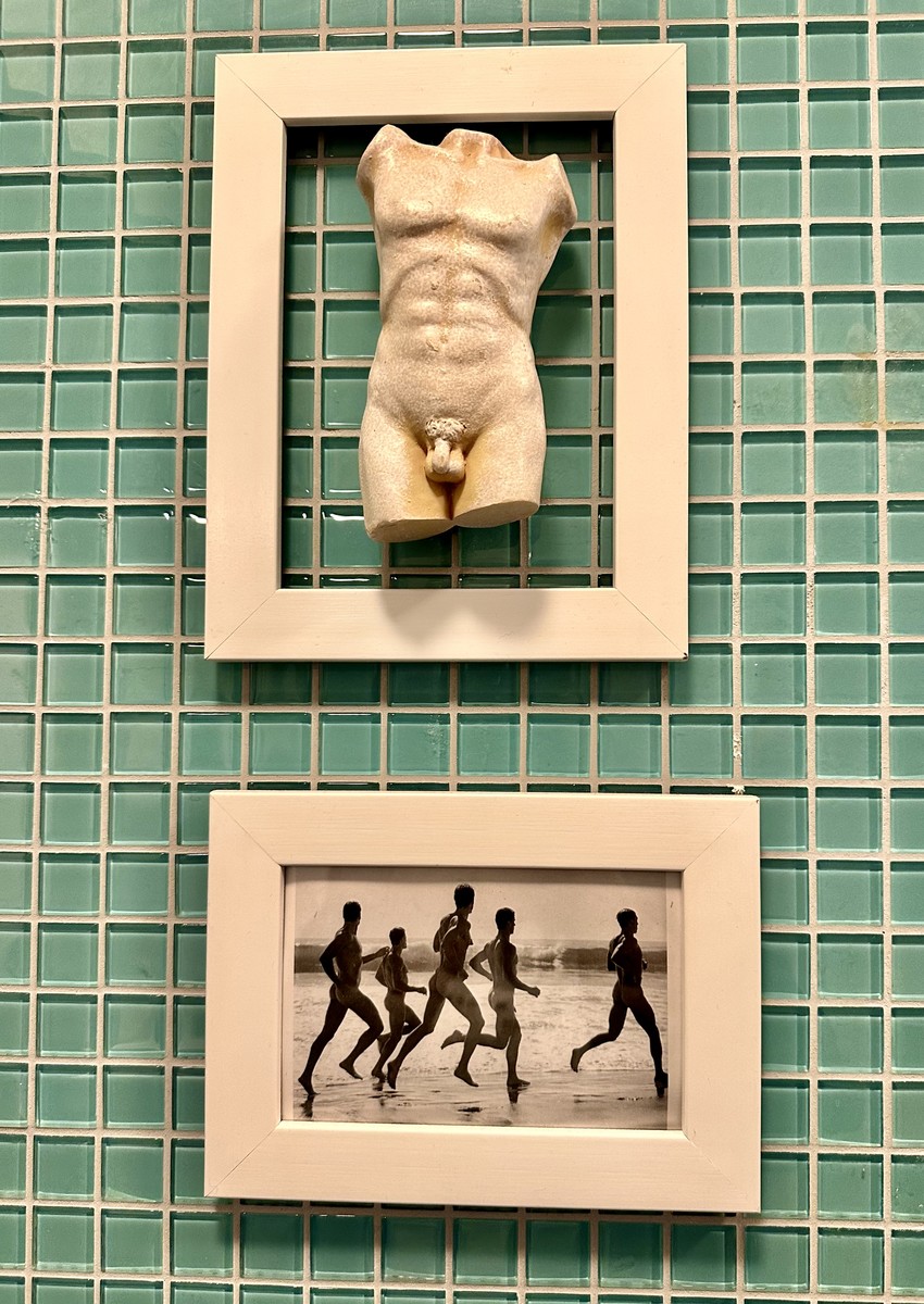 Mysterious art on a toilet 