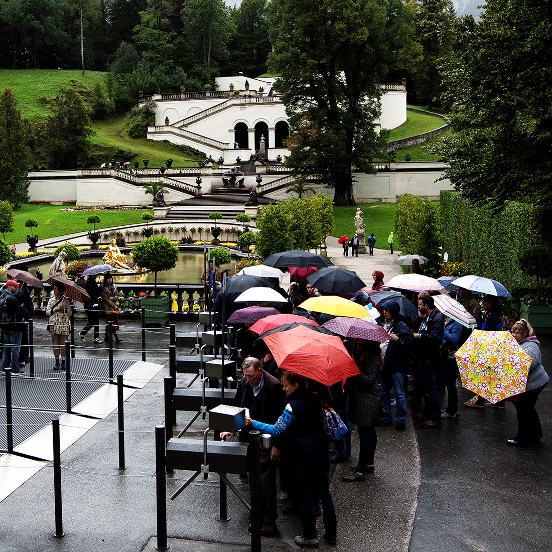 visiting Schloss Linderhof 