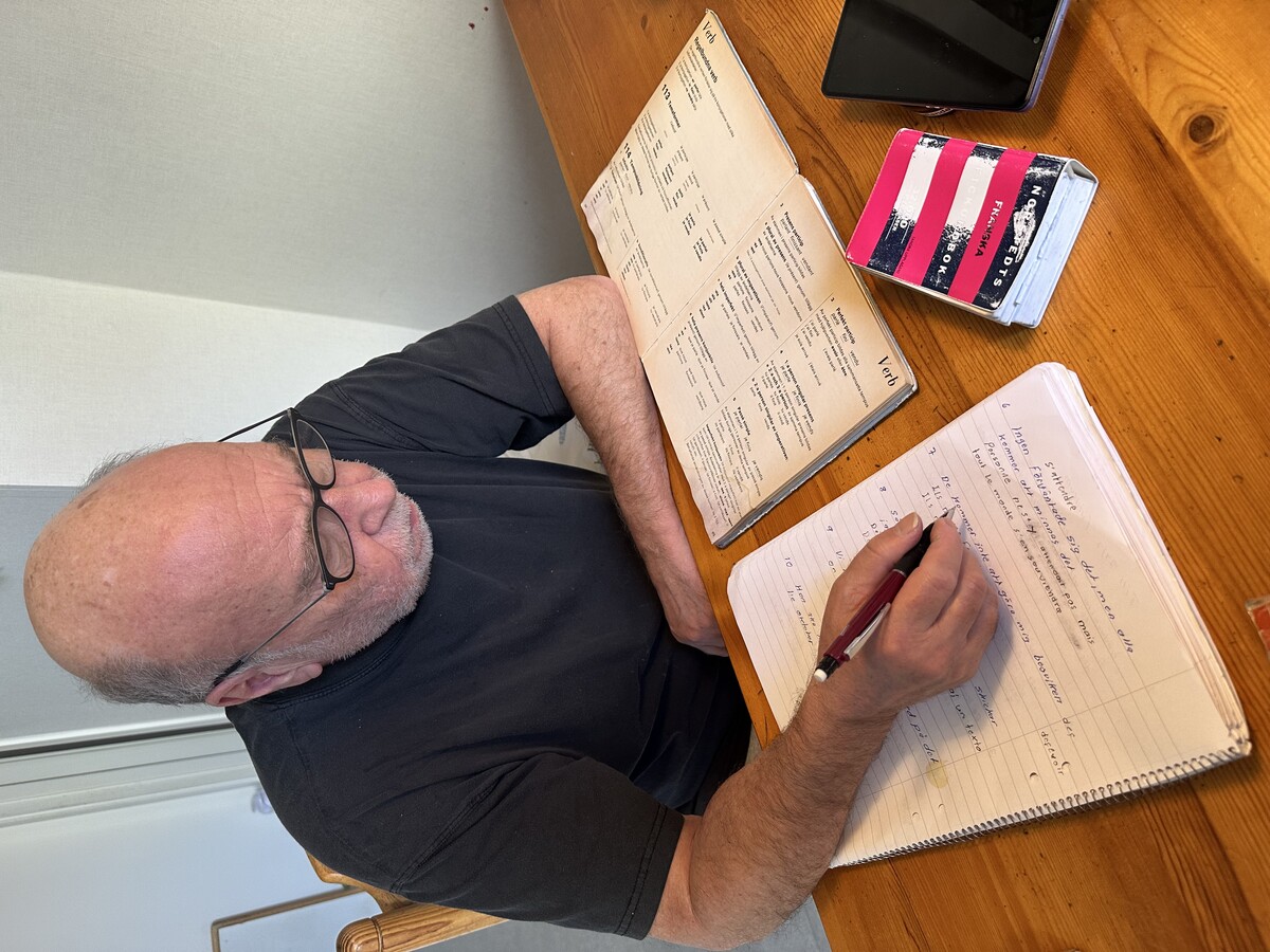 My partner studies French year in and year out