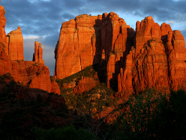 Cathedral_Rock.jpg