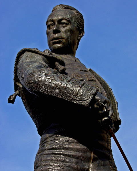 Statue