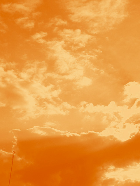 CloudRaysDuoRed_P2190039-DPC.jpg