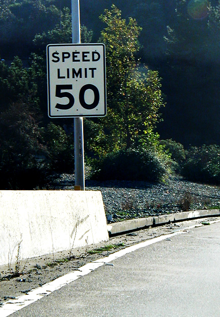 50MPHsign_PB170003-DPC.jpg