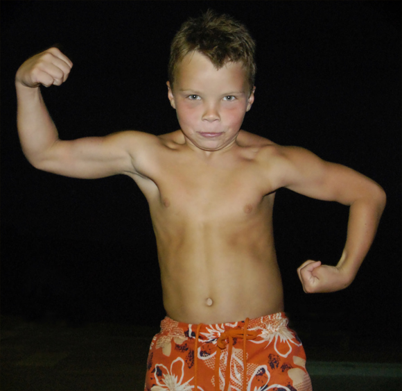 strong-man-Velvia-lr.jpg