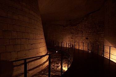 Caveaux