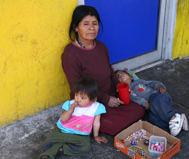 Mexican-Lady-and-Kids