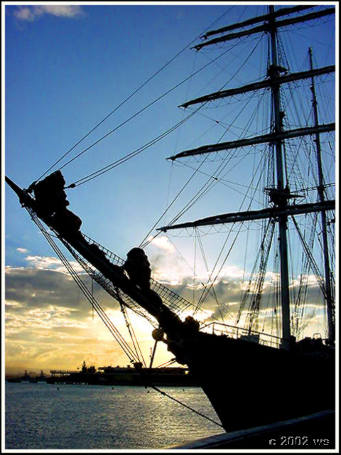 ship sillhouette