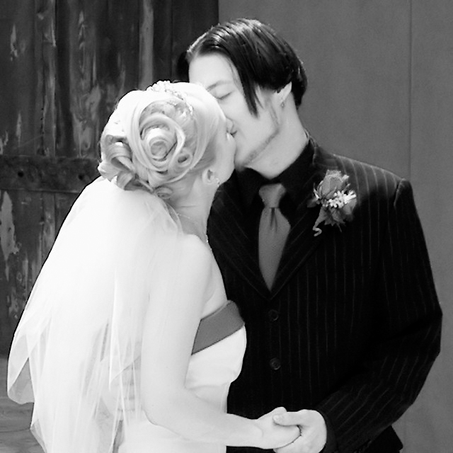 kiss.jpg