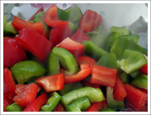 Washing Peppers 640 px.jpg