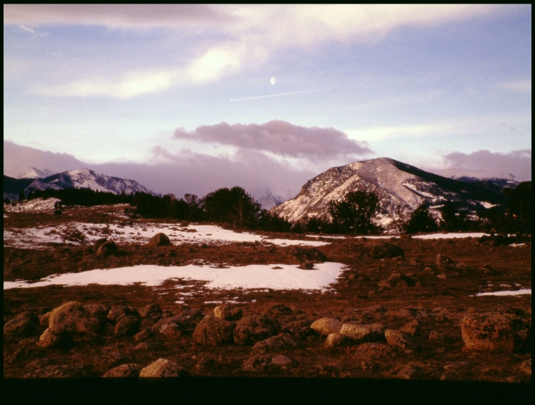 Moon over Jet over Beartooths.jpg