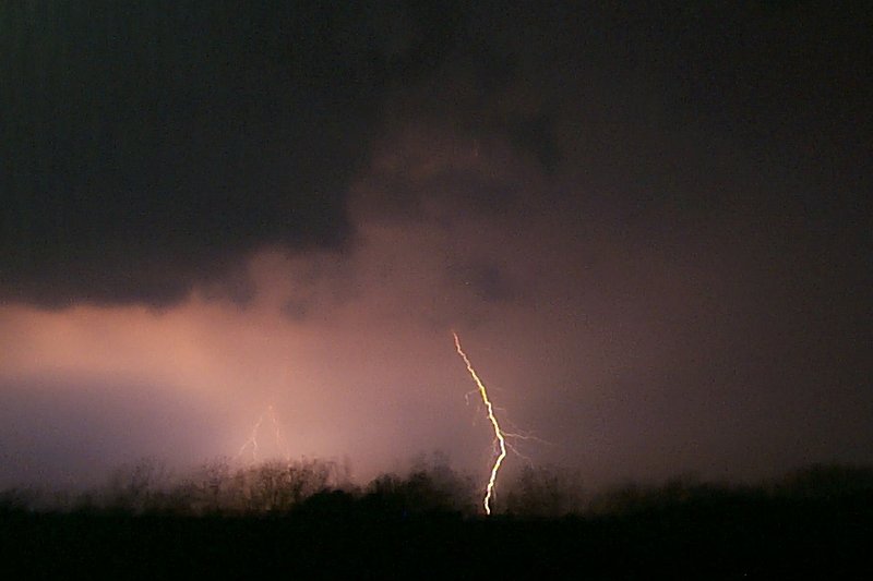 Double bolt - cropped to 900x600