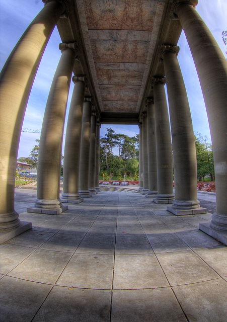 Concourse columns