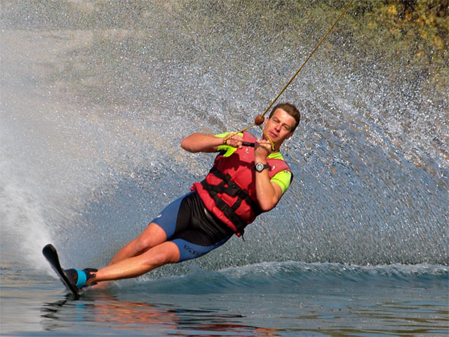 Waterski.jpg