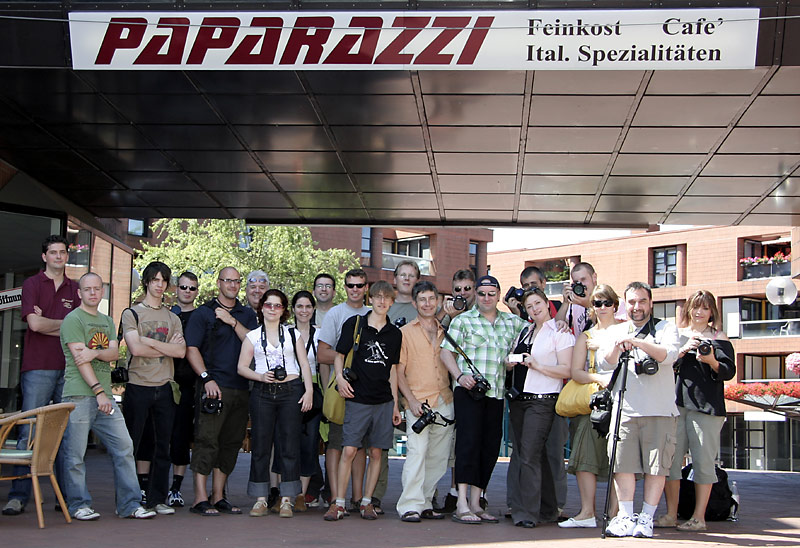 8966Paparazzi_sm.jpg