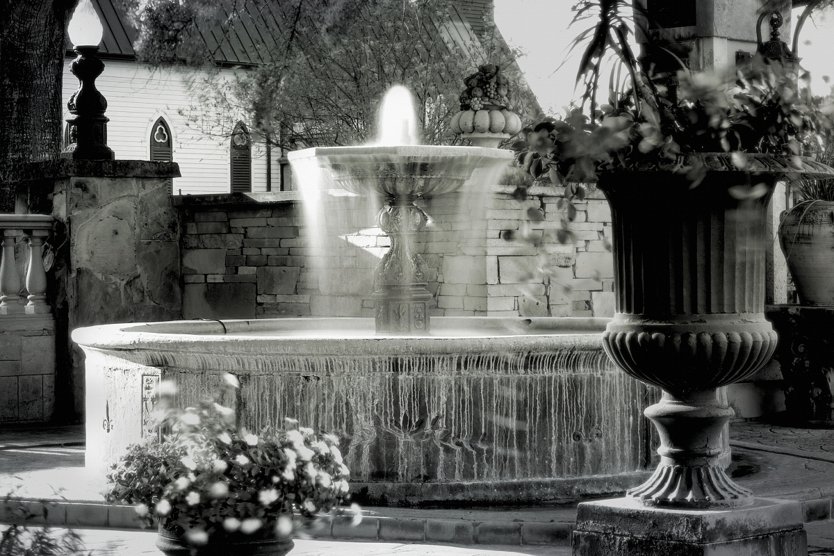 Round Top Fountain Scene, Early Summer Morning