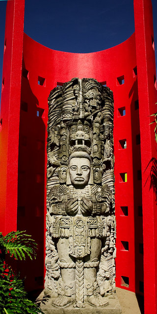 MayanStatue2