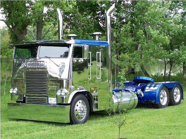 resize freightliner.jpg