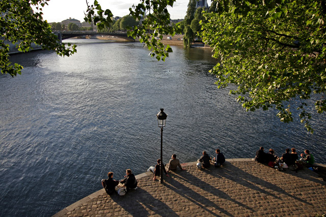 Ile-st-Louis-at-dusk.