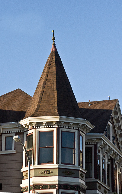 Another turret with decorations.jpg