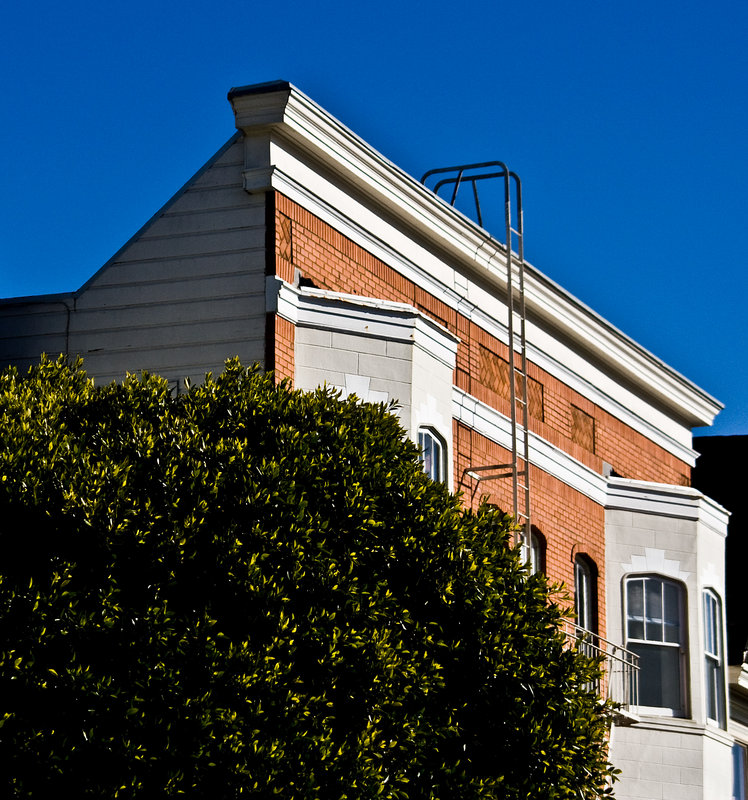 Small apartment bldg.jpg