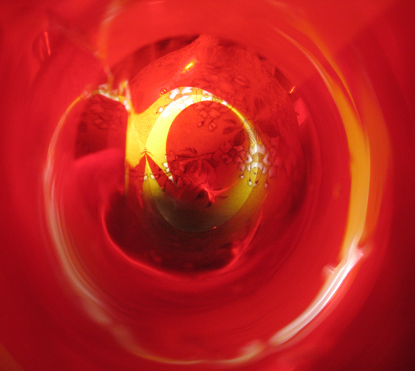 yellow-vase-in-red