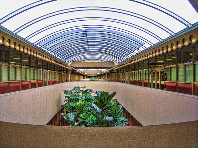 -frank-lloyd-wright-center-