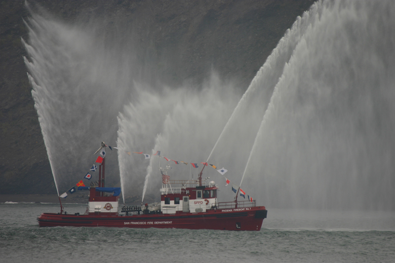 IMG_1582-fireboat-5-28-2005-800