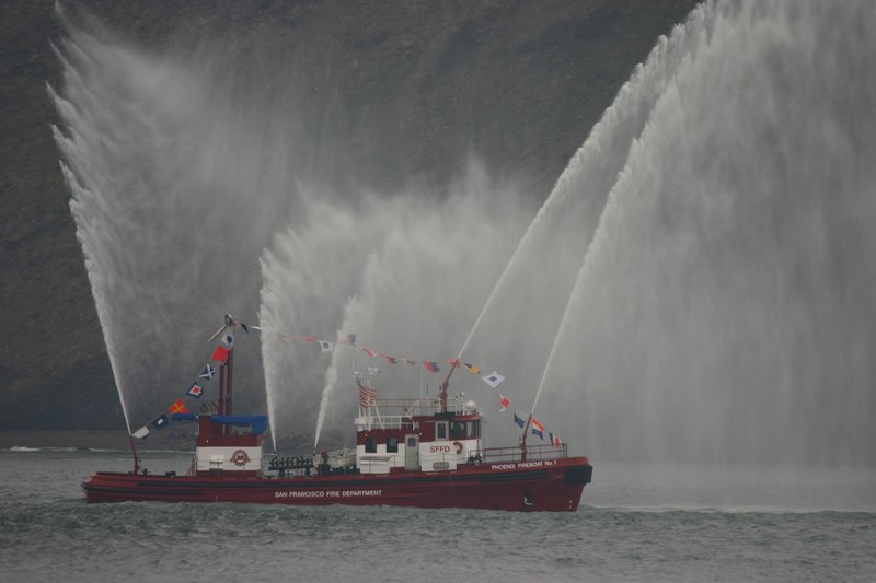 IMG_1582 fireboat 5-28-2005