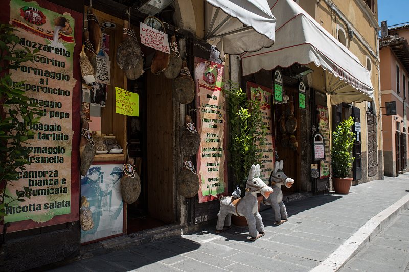 norcia-market-1