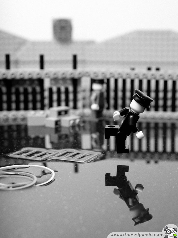 Classics-in-LEGO-gare-saint-lazare