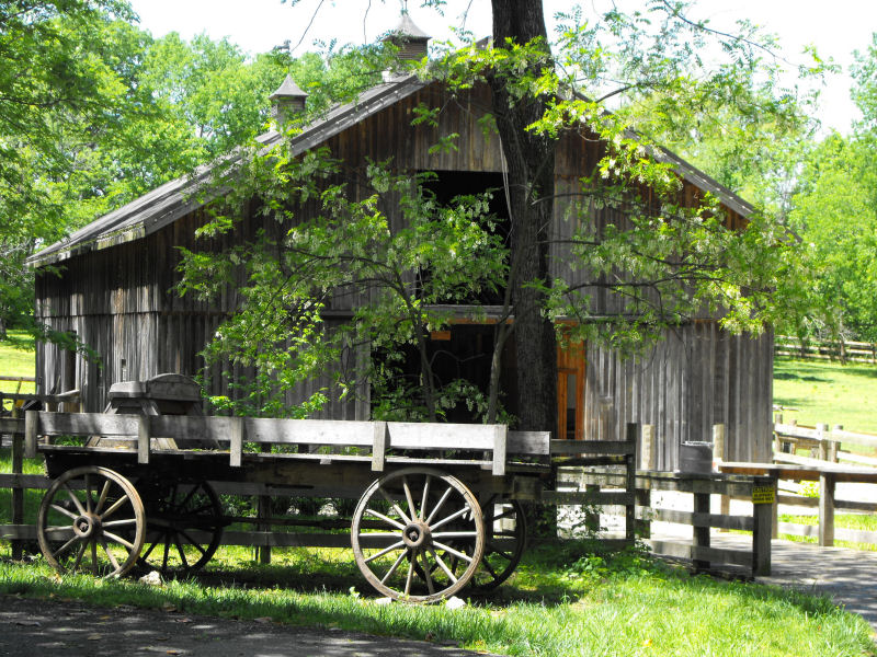 Country_Barn_by_JustCaree