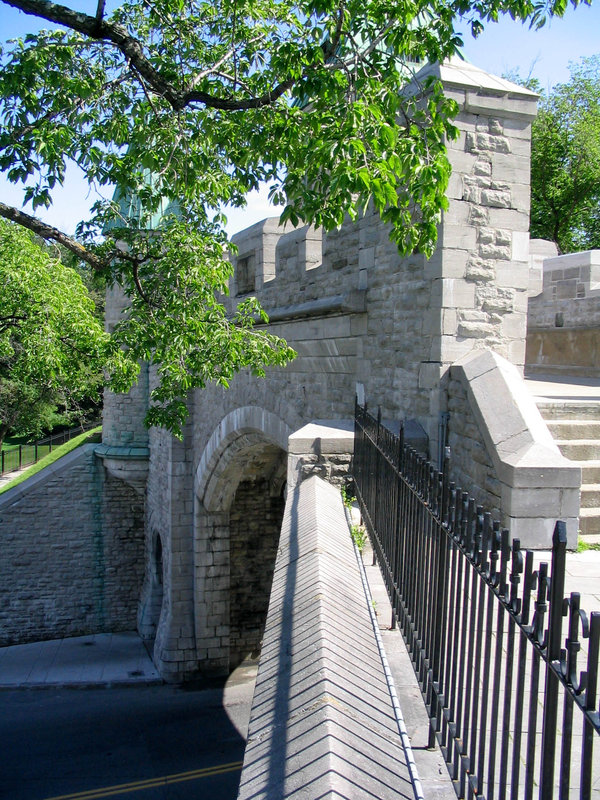 Quebec Gates