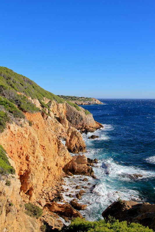 Calanque de port d'Alon
