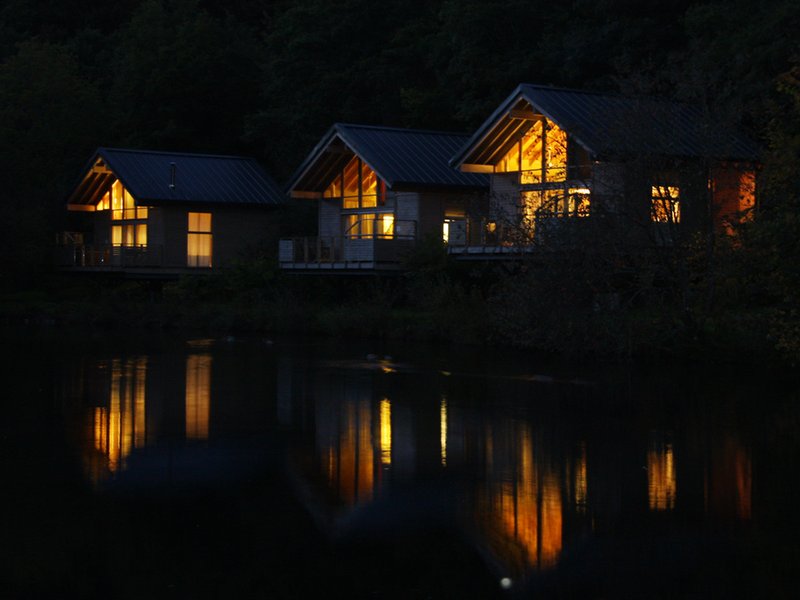 Lodges by night
