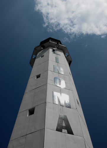 lighthouse2.jpg